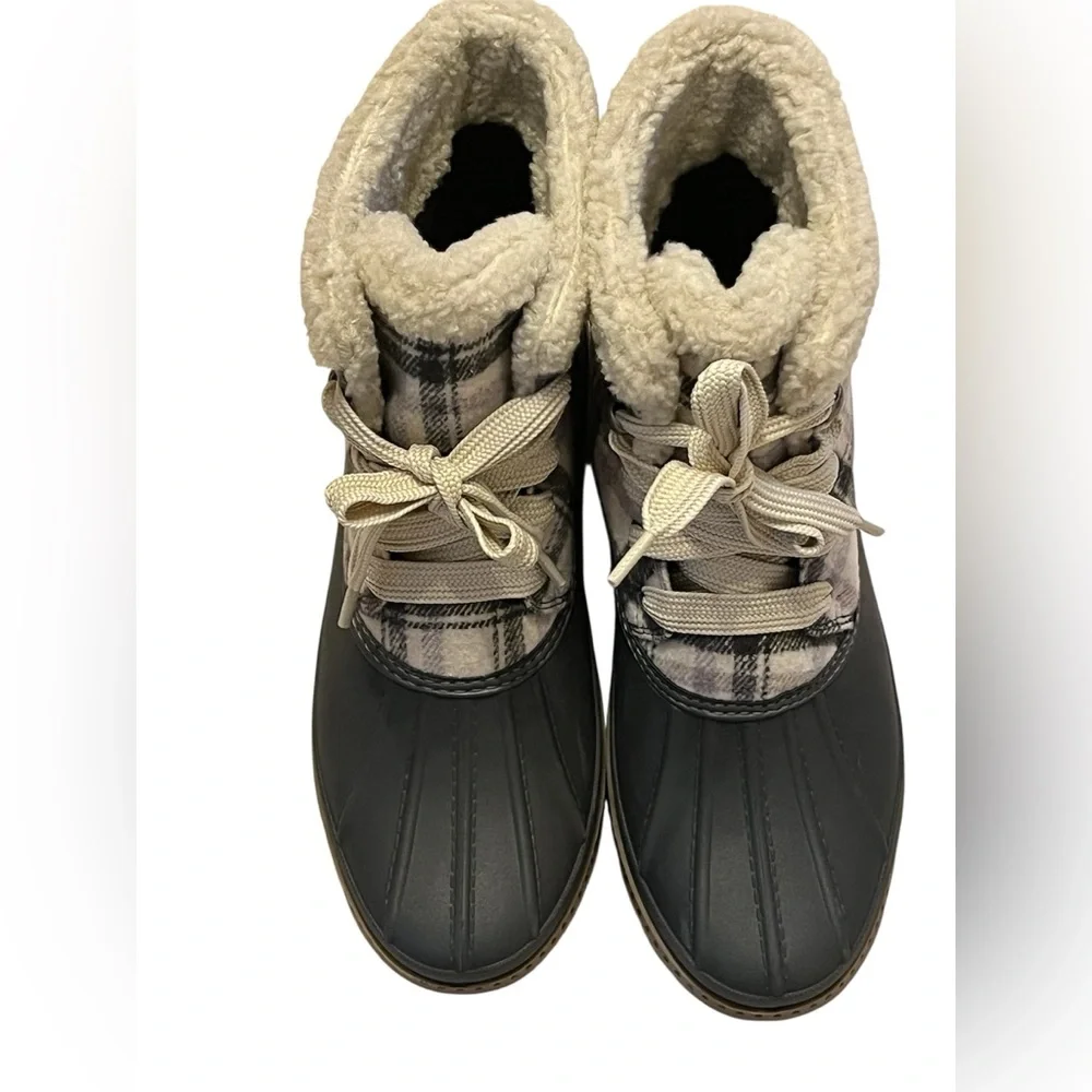 Ozark Trail Black and White Winter Boots